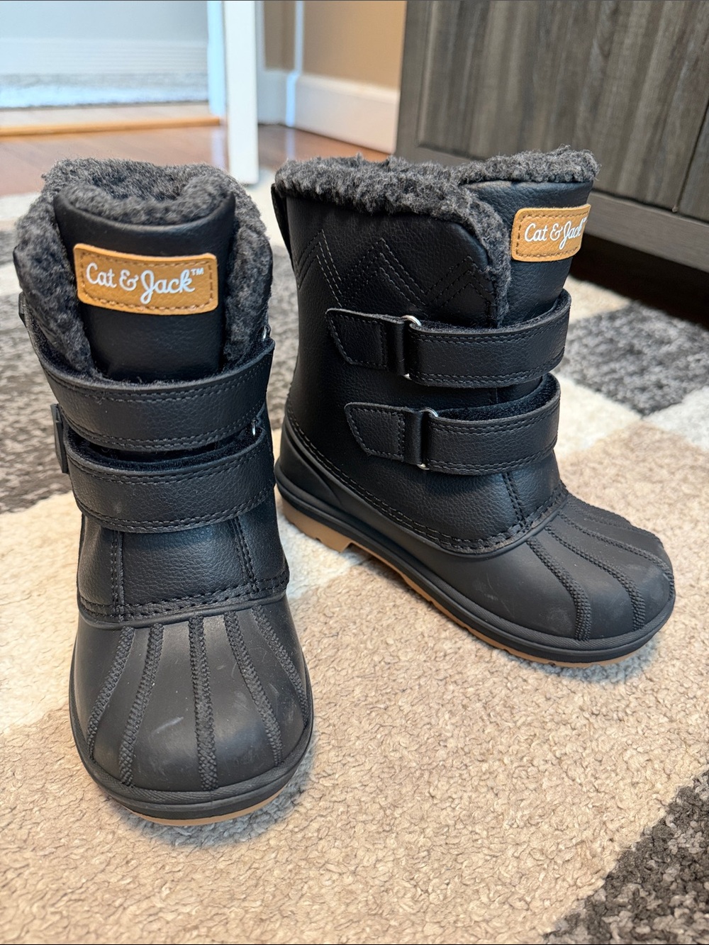 Target Cat & Jack kids’ fleece-lined winter boots, black / grey, size 11 EUC!